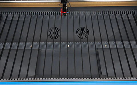 Aluminum slat cutting table