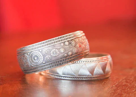 Ring engraving with a fiber laser